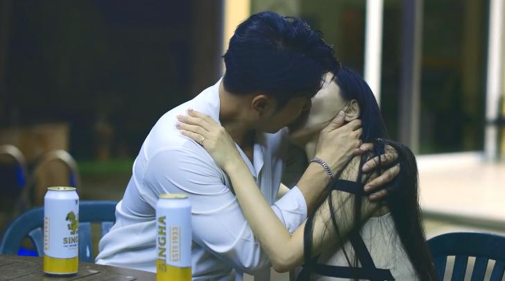 hs chịch nhau Cô vợ nội trợ bị cướng hiếp trong sung sướng